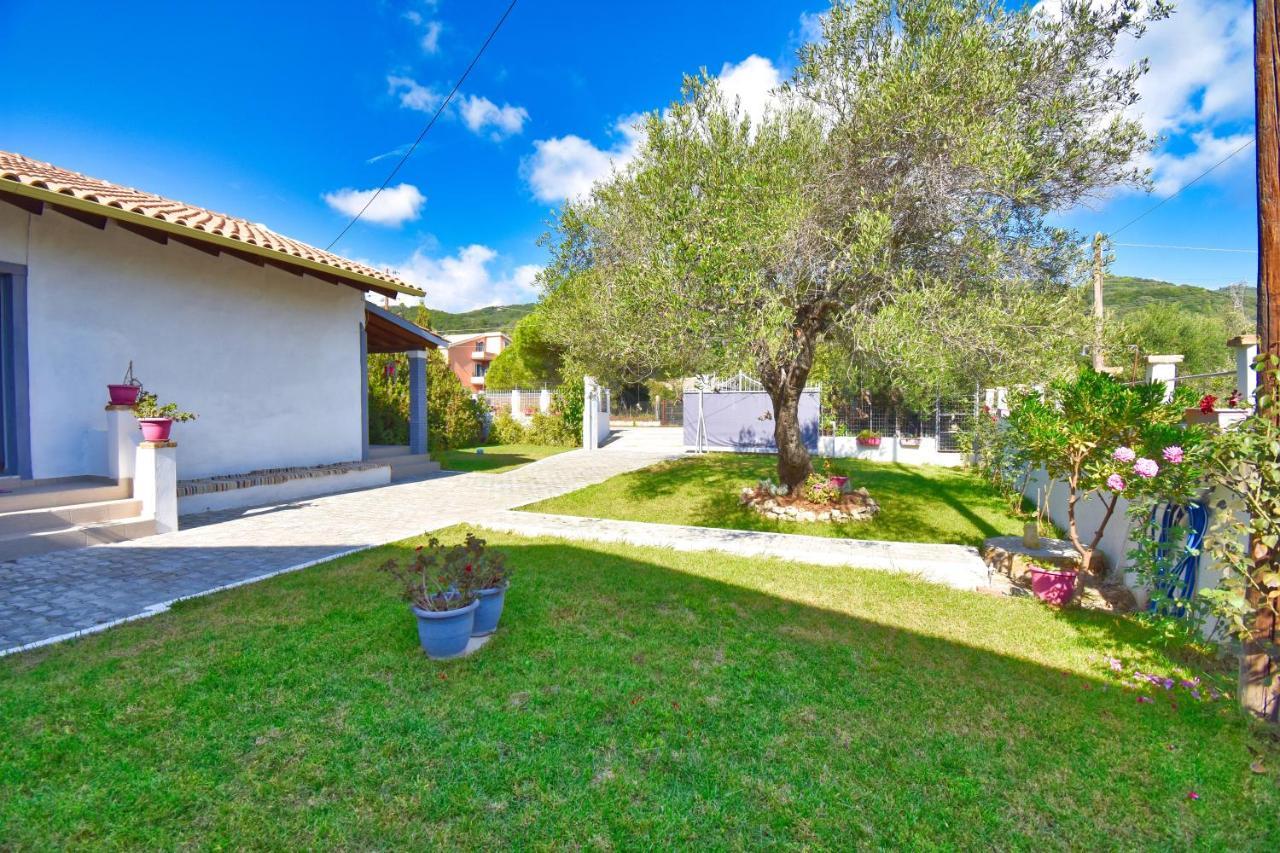 Ninas Cottage Línia المظهر الخارجي الصورة