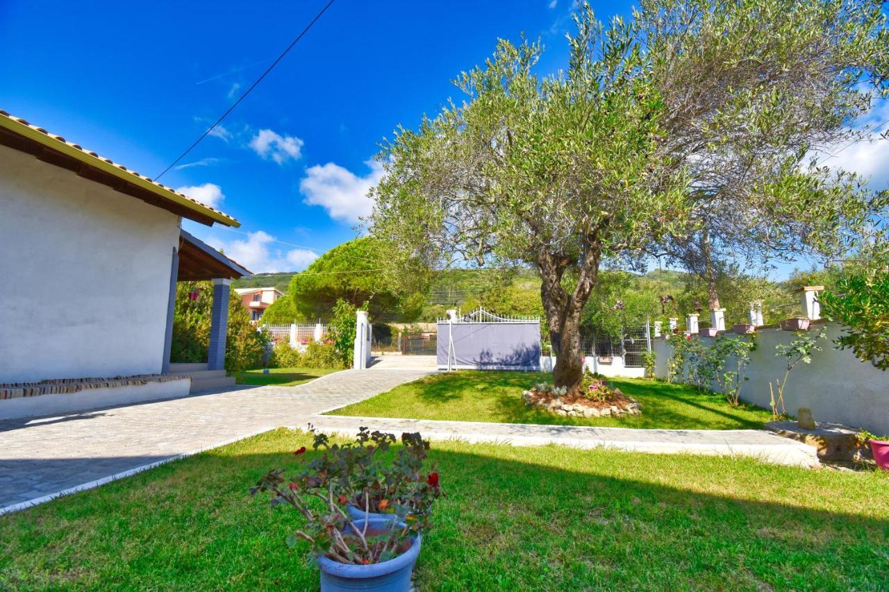 Ninas Cottage Línia المظهر الخارجي الصورة